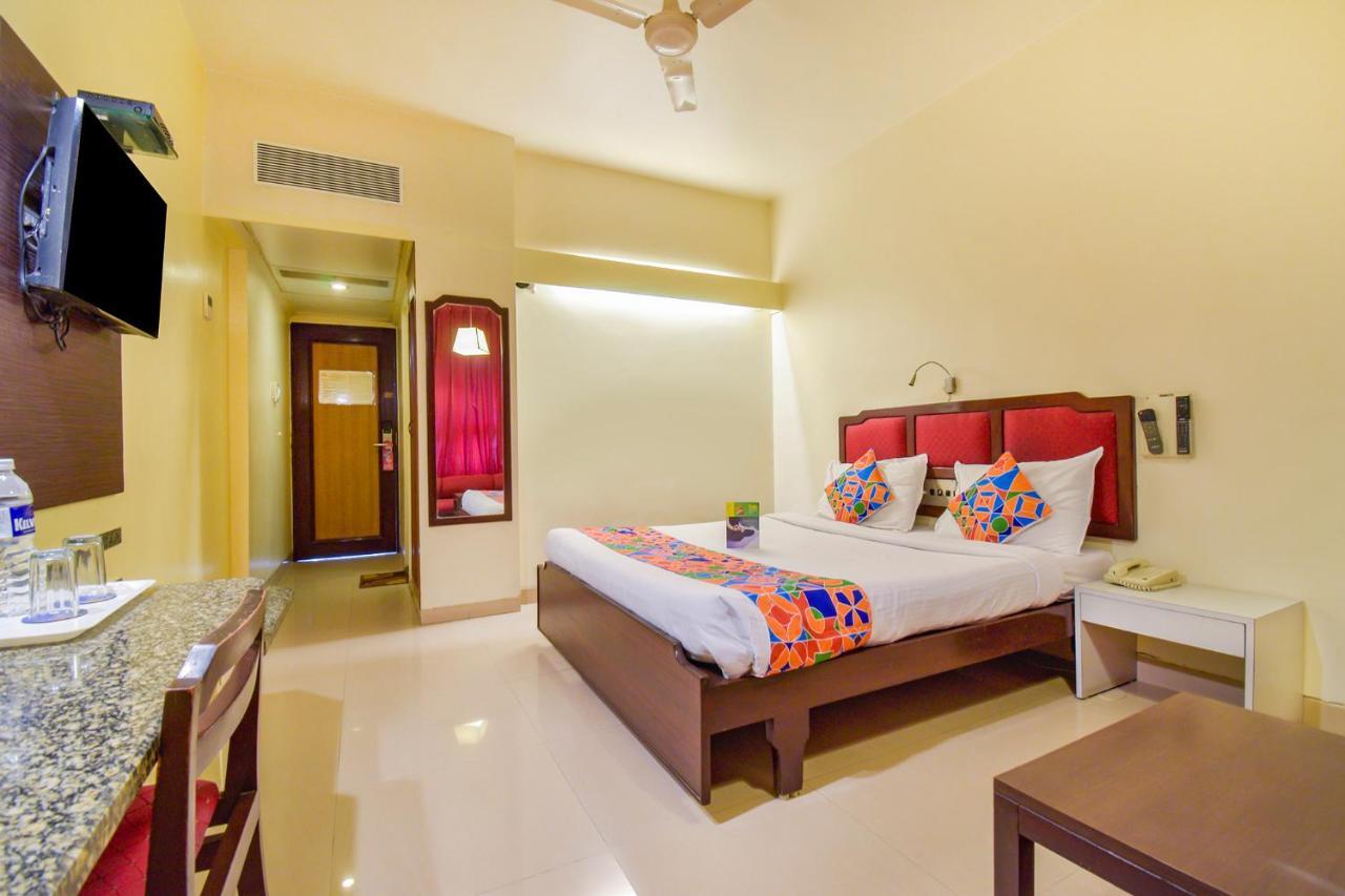 Hotel Ashish Plaza Poona Buitenkant foto